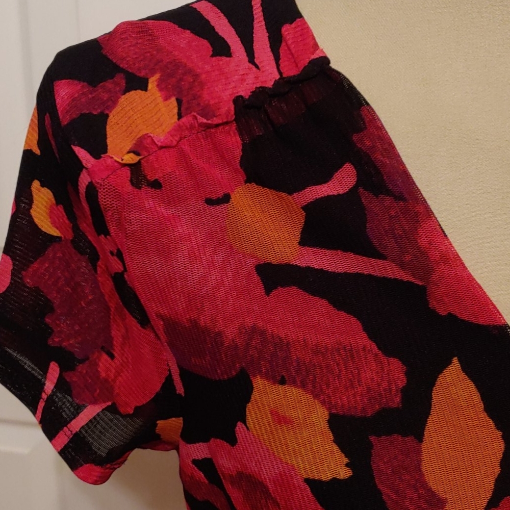 🕑🕛 212 Collection Top - Picture 4 of 11